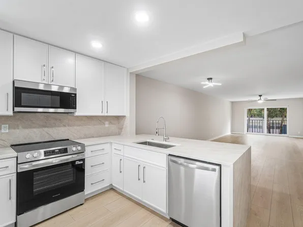 2905 SW 22nd Avenue #202, Delray Beach, FL 33445