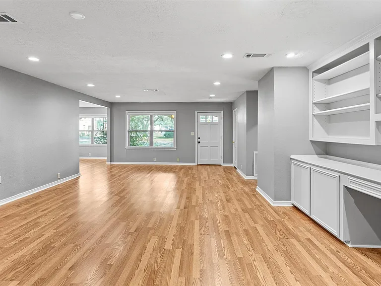 302 S Hardie St — Photo 3