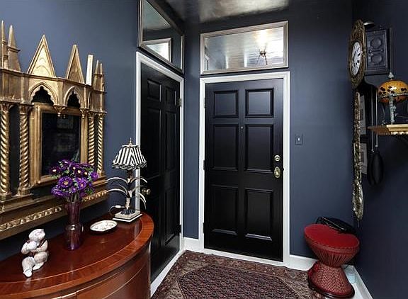Private Entry Foyer