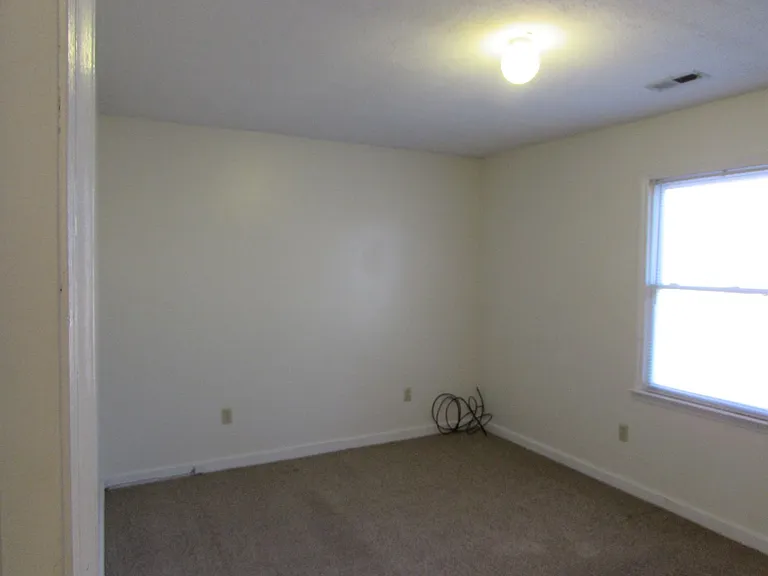 518 W Park Ave — Photo 10