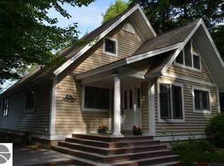 1842 Birchview Dr, Kewadin, MI 49648