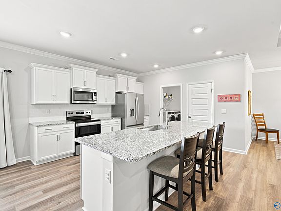 5th image of 296 Wraywood Rd
