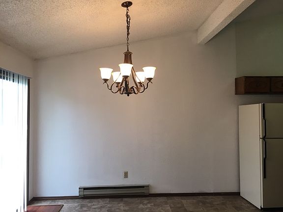 4th image of 910-920 Fairmont Ct #912