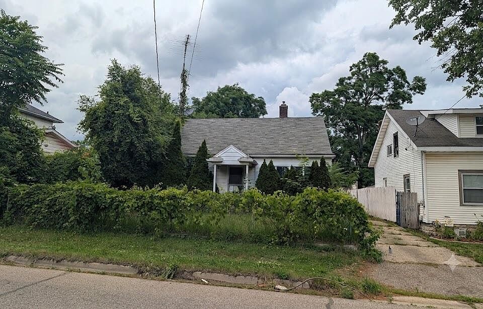 1st image of 2506 Page Ave