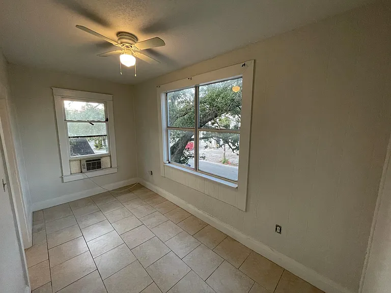 416 W Amelia Ave #4 — Photo 6