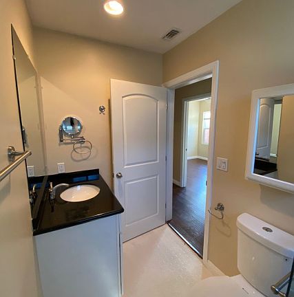 5th image of 17233 Archwood St