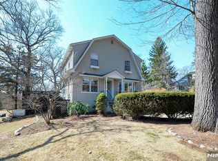 43 Roth Ave, Oakland, NJ 07436