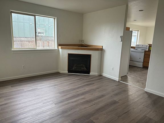 3rd image of 2430-2438 E Whiteaker Ave