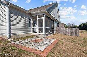 5th image of 2056 Cambria Drive #B