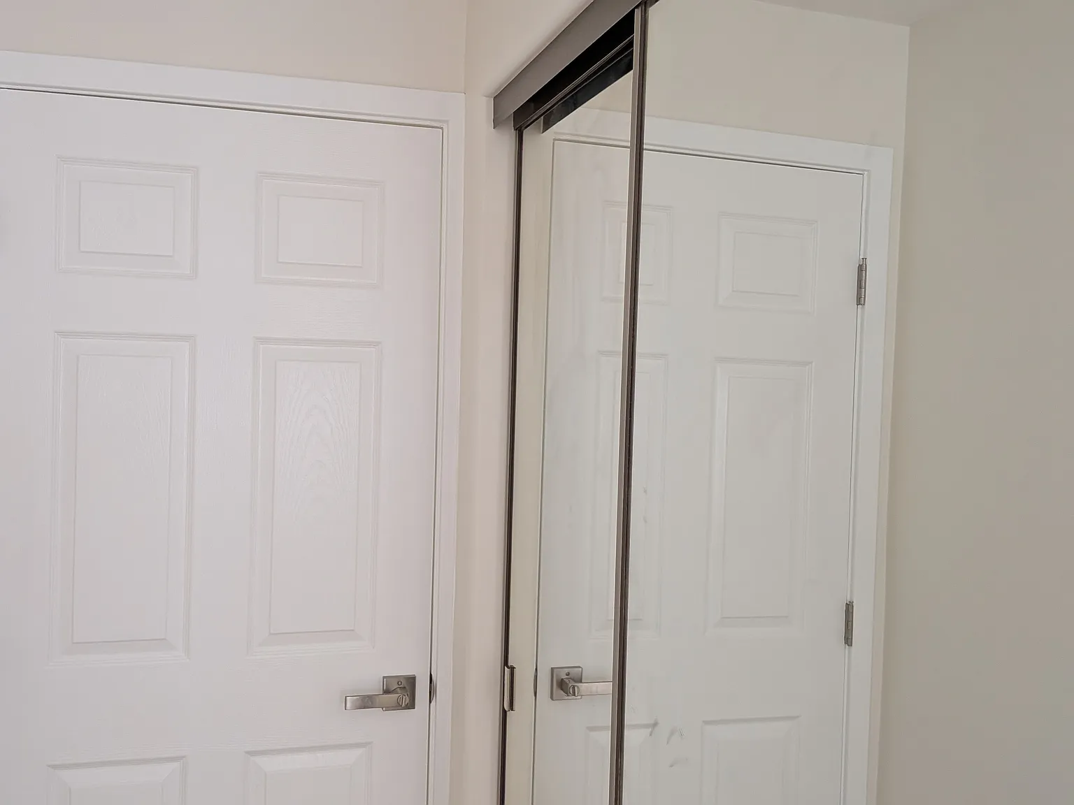 2 bed, 930 sqft, $2,800 — Photo 2