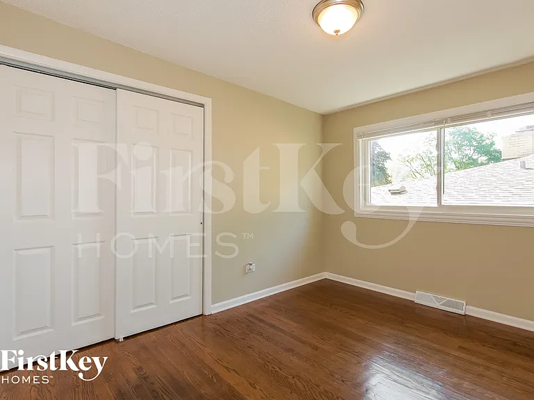 2108 Linden Ave — Photo 9