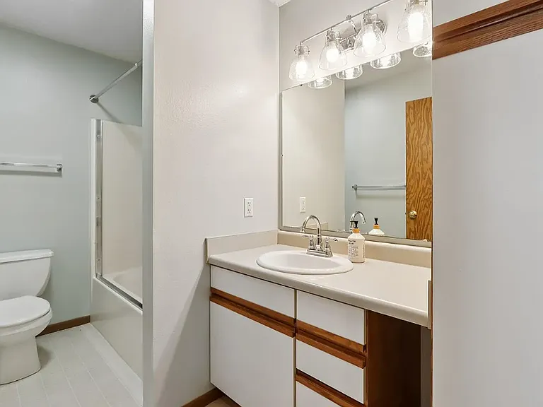 4010 Greenway Dr #20 — Photo 5