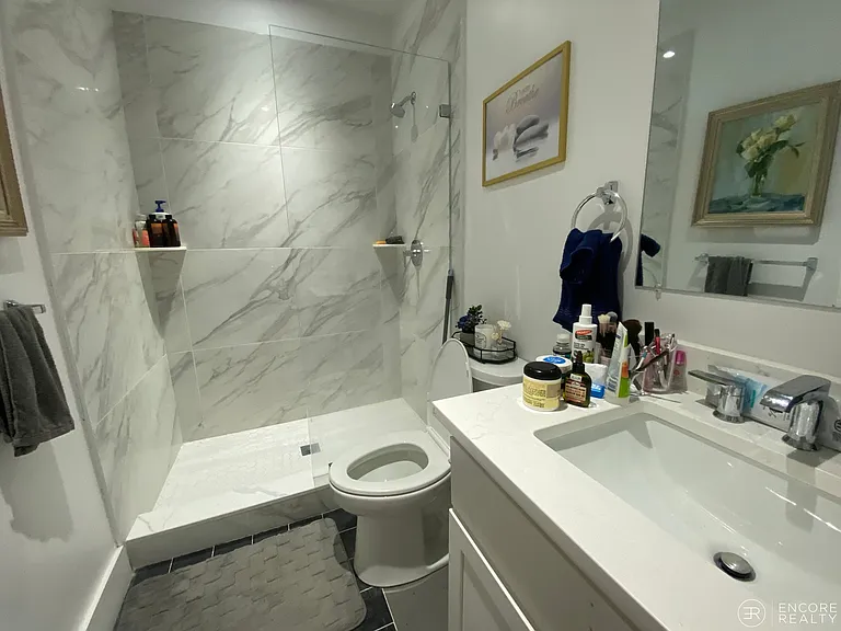 21 Regent Cir #4 — Photo 8