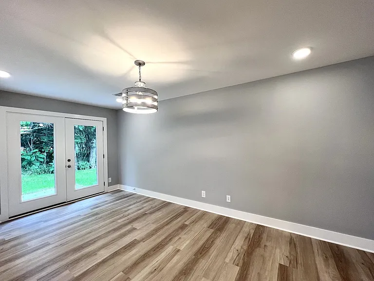 721 Hollie Way — Photo 8