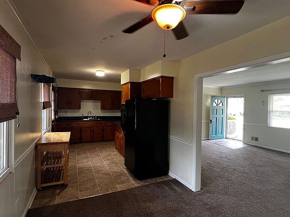 4th image of 207 Robin Rd