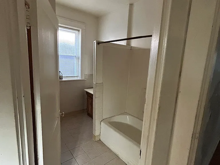 4890 Margaretta Ave — Photo 11