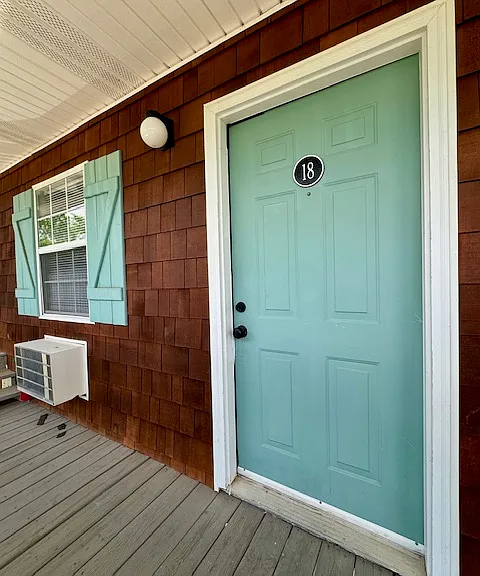 944 N Storer Ave #18 — Photo 1
