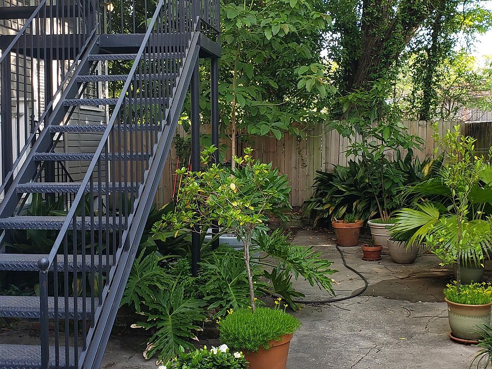 Entry Courtyard