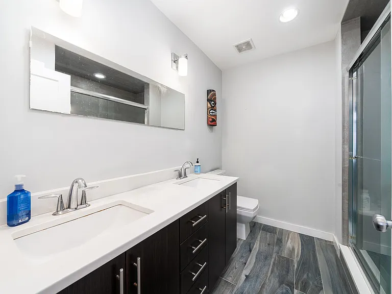 516 Monroe St #1 — Photo 3