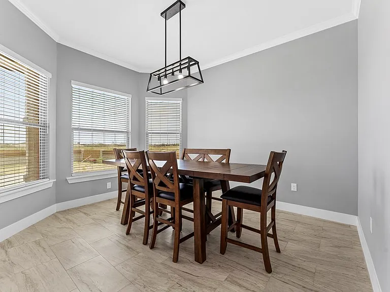 1001 Sparhawk Dr — Photo 7