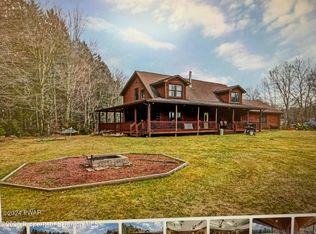 571 Stock Farm Rd, Lake Ariel, PA 18436