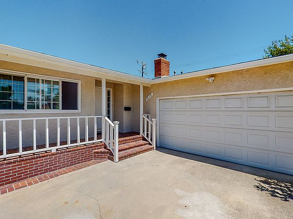 3rd image of 7218 W 88th Pl