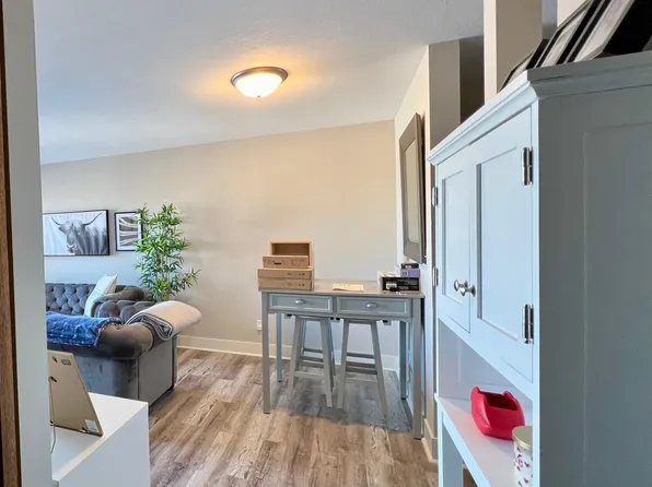 66 9th St Unit 1906, Saint Paul, MN 55101