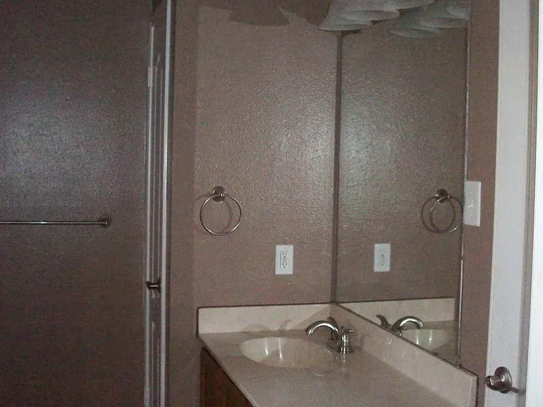 Country View Apartments — Photo 12