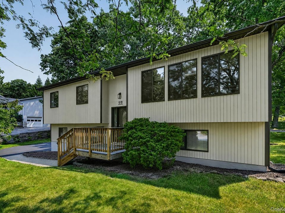 1st image of 22 Cambridge Circle