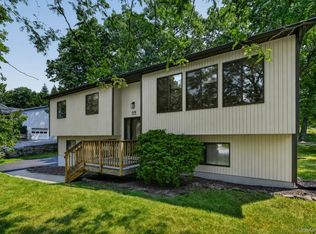 22 Cambridge Cir, Monroe, NY 10950