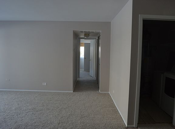 5th image of 312 Silverwood Ct APT D1
