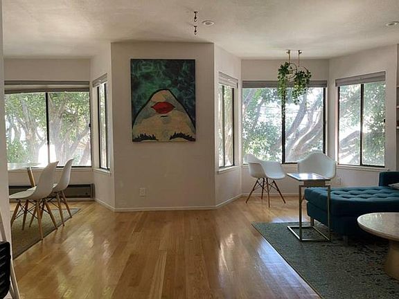 5th image of 21 Oakwood St