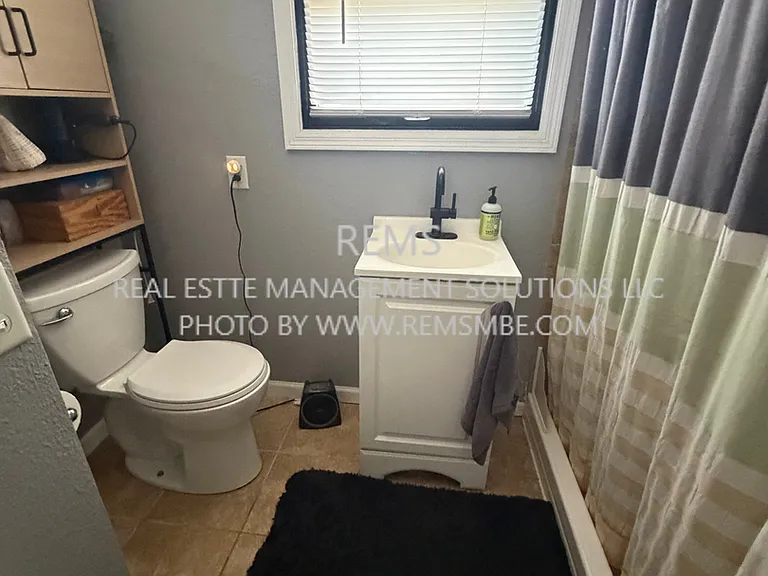 813 Williamson St — Photo 2