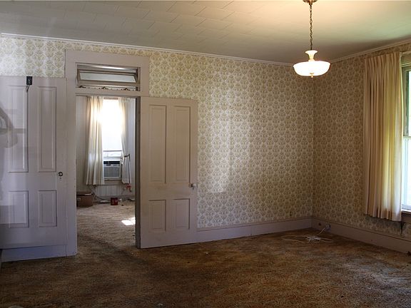 3rd image of 315 N Walnut St