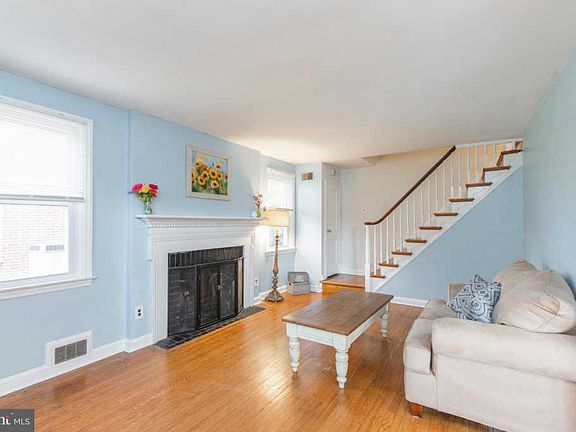 5th image of 29 N Stuyvesant Dr