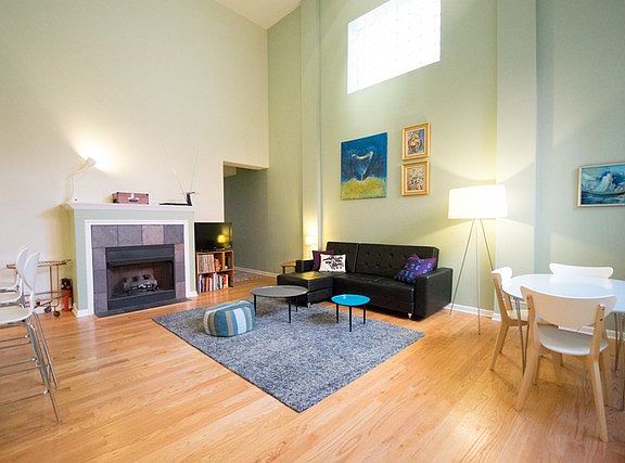 2nd image of 5300 N Ravenswood Ave APT 1W