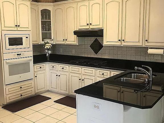 5th image of 4521 Glastonbury Drive