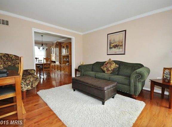 3rd image of 126 Loretta Way