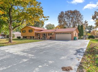 32467 Nestlewood St, Farmington Hills, MI