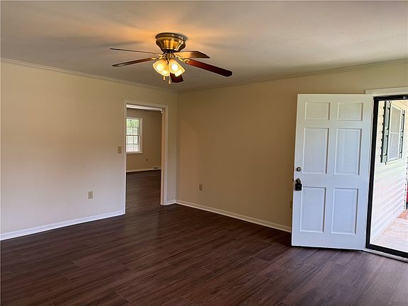 4th image of 1507 E Calhoun St