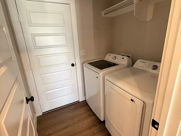 2521 Copperhead Rd — Photo 5