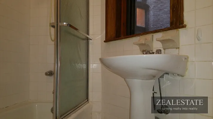 Rented by ZealEstate Group Inc | media 33