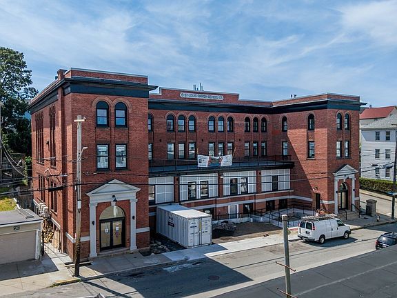 4th image of 403 Division St #15