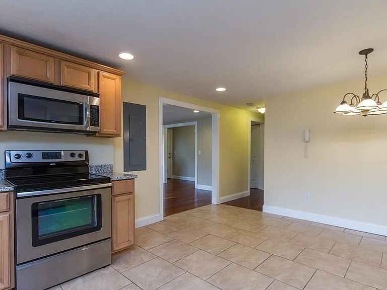 36 Willowdale Rd #1 — Photo 8