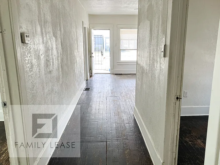 1904 E Prairie St — Photo 13