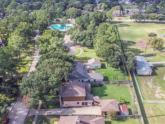 5th image of 7539 Club Lake Dr