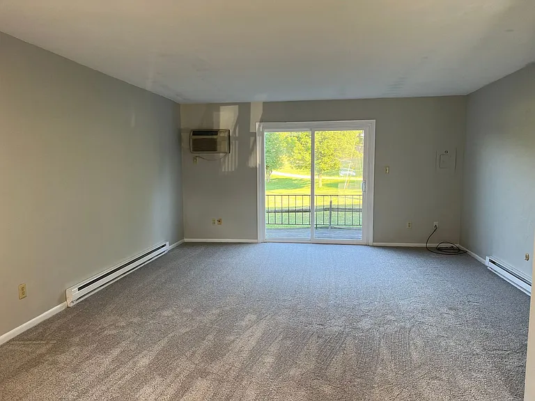 Slate Creek Apartments & Townhomes — Photo 37