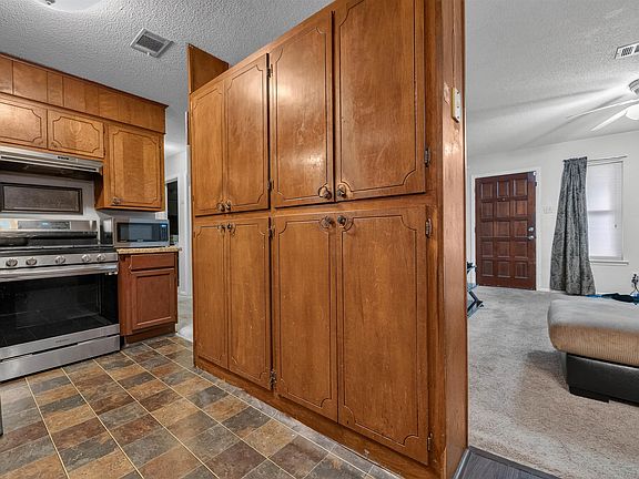 5th image of 909 Stirrup Pl