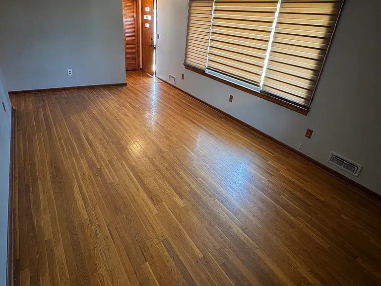 10607 Fowler Ave — Photo 3
