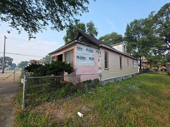 3rd image of 4854 Alexander Ave